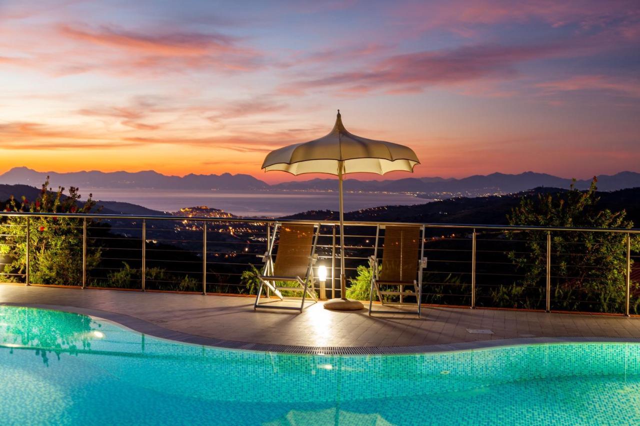 Casa Vacanza Villa Aurora Laureana Cilento エクステリア 写真
