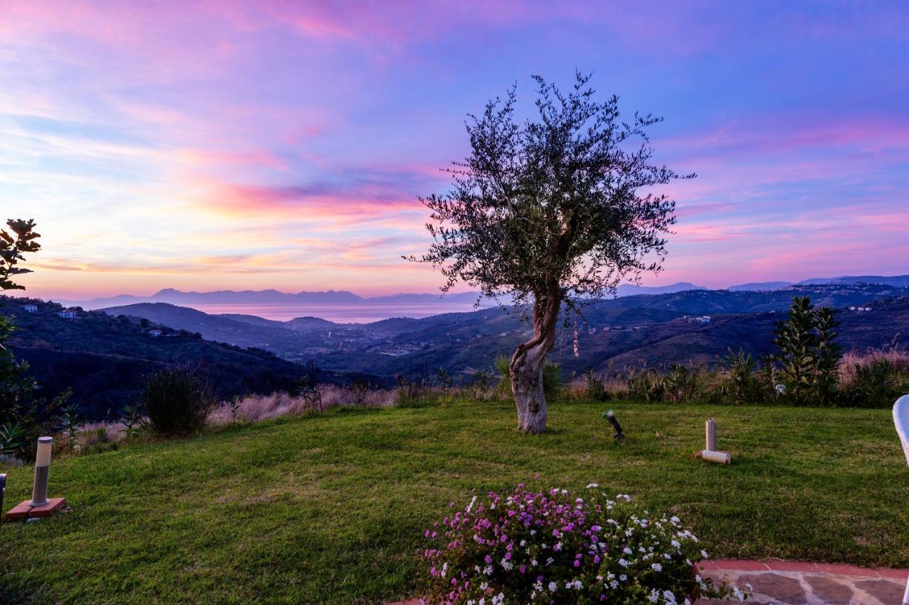 Casa Vacanza Villa Aurora Laureana Cilento エクステリア 写真